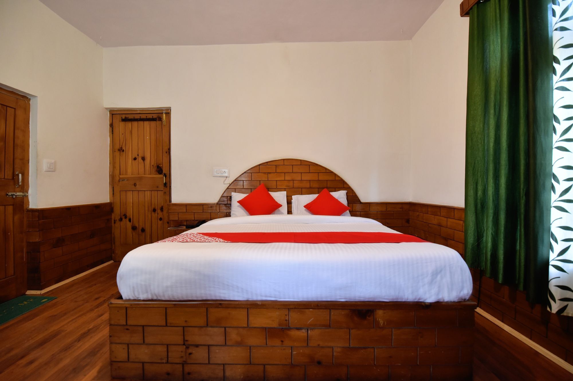 Oyo 13232 Red Rose Cottage Манали Экстерьер фото