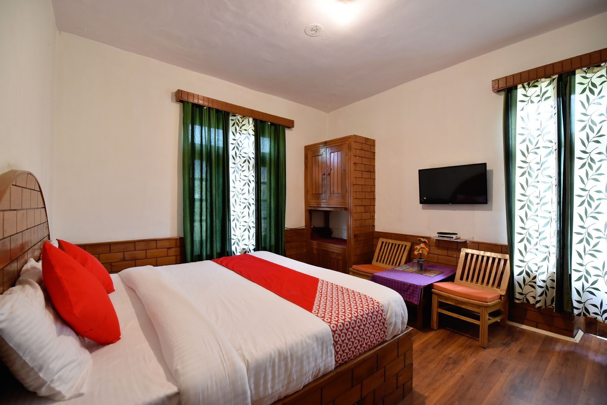 Oyo 13232 Red Rose Cottage Манали Экстерьер фото